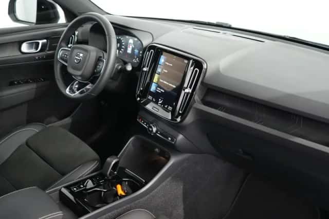 Volvo XC40 (2022) thumbnail 5