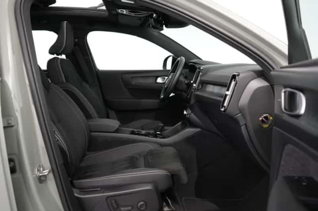 Volvo XC40 (2022) thumbnail 6