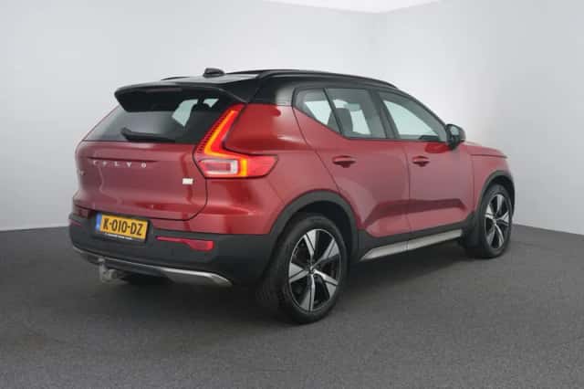 Volvo XC40 (2020) thumbnail 4