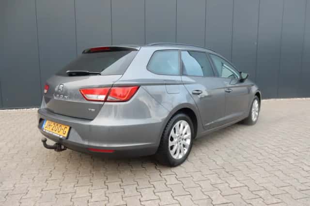 SEAT Leon (2015) thumbnail 4