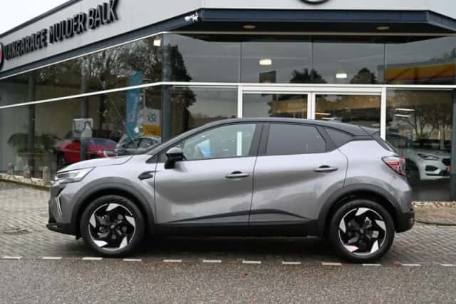 Renault Captur (2025) thumbnail 2