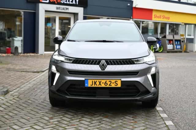Renault Captur (2025) thumbnail 3