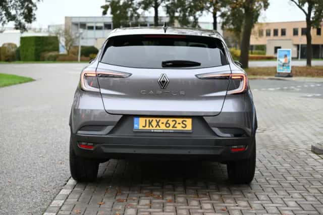 Renault Captur (2025) thumbnail 6