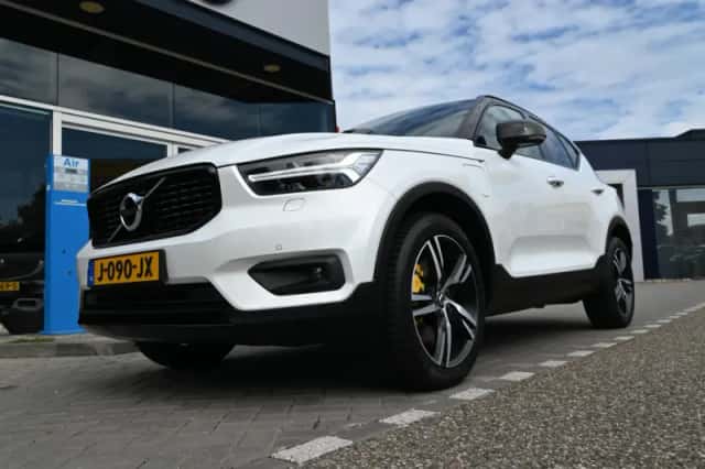 Volvo XC40 (2020) thumbnail 4