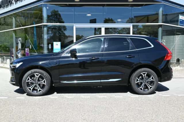 Volvo XC60 (2021) thumbnail 2