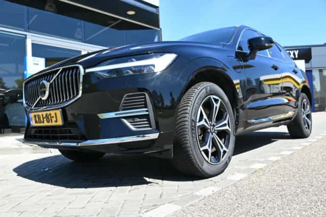 Volvo XC60 (2021) thumbnail 4