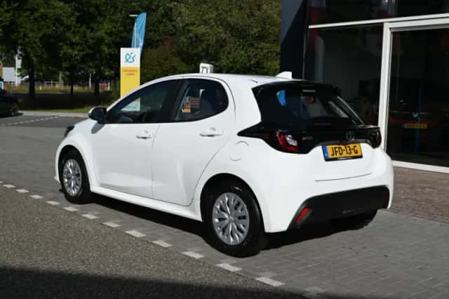Toyota Yaris (2025) thumbnail 5