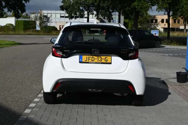 Toyota Yaris (2025) thumbnail 6