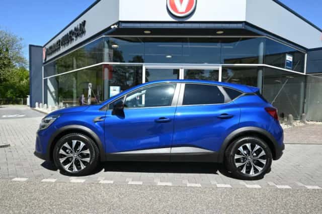 Renault Captur (2024) thumbnail 2