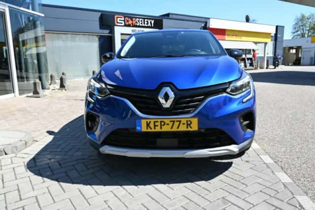 Renault Captur (2024) thumbnail 3