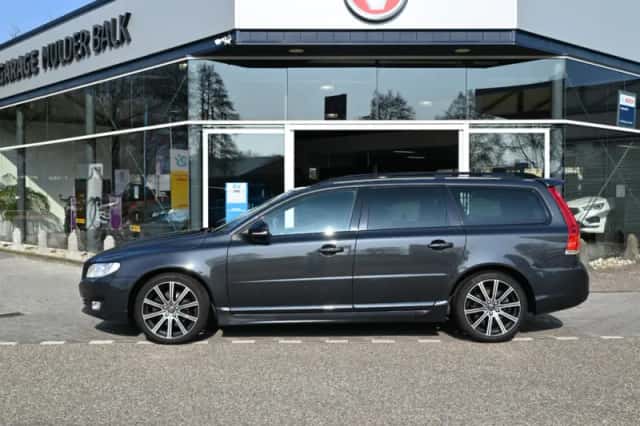 Volvo V70 (2015) thumbnail 2