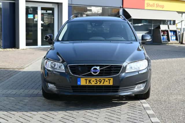 Volvo V70 (2015) thumbnail 3