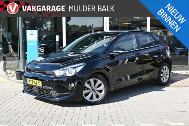 Kia Rio (2023) thumbnail 1