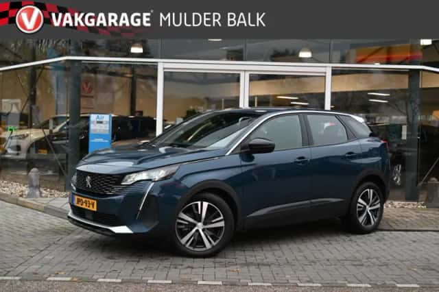 Peugeot 3008 (2023) thumbnail 1