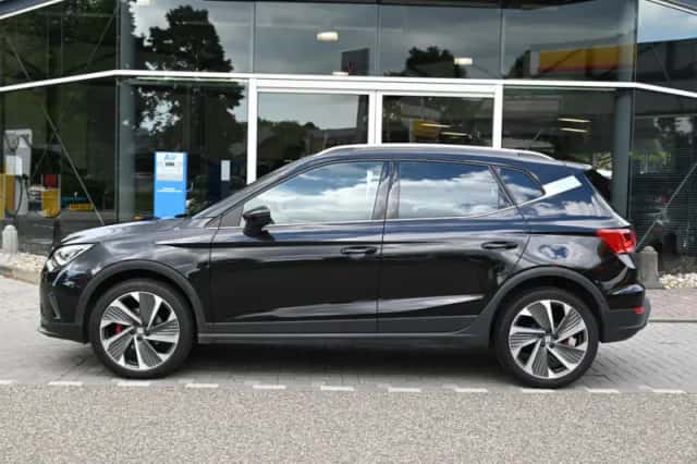SEAT Arona (2023) thumbnail 2