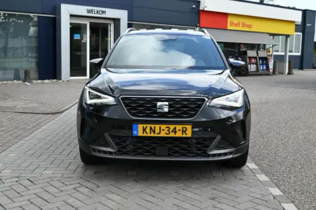 SEAT Arona (2023) thumbnail 3