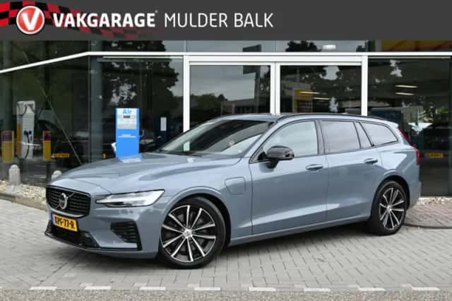 Volvo V60 (2023) thumbnail 1