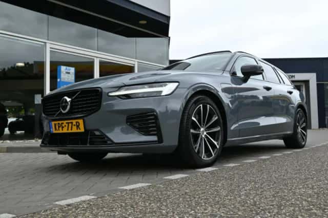 Volvo V60 (2023) thumbnail 4