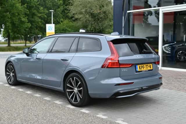 Volvo V60 (2023) thumbnail 5