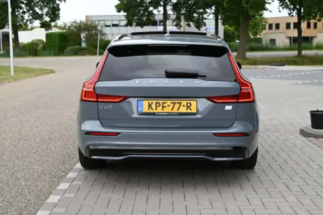 Volvo V60 (2023) thumbnail 6