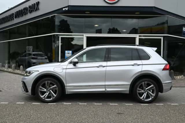 Volkswagen Tiguan (2022) thumbnail 2