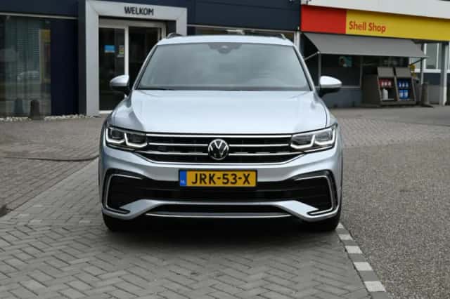 Volkswagen Tiguan (2022) thumbnail 3