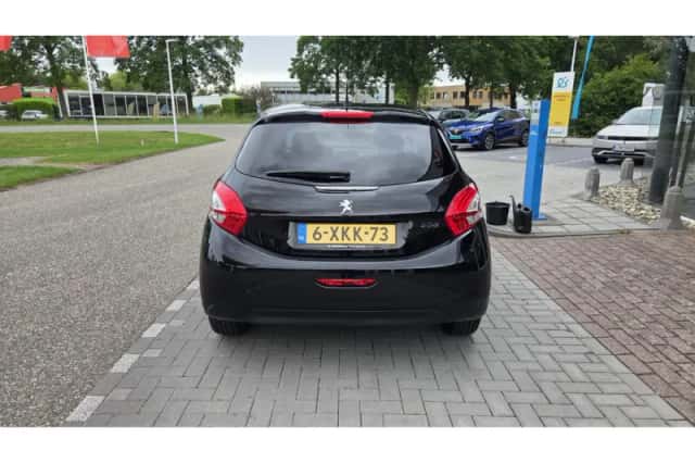 Peugeot 208 (2014) thumbnail 5
