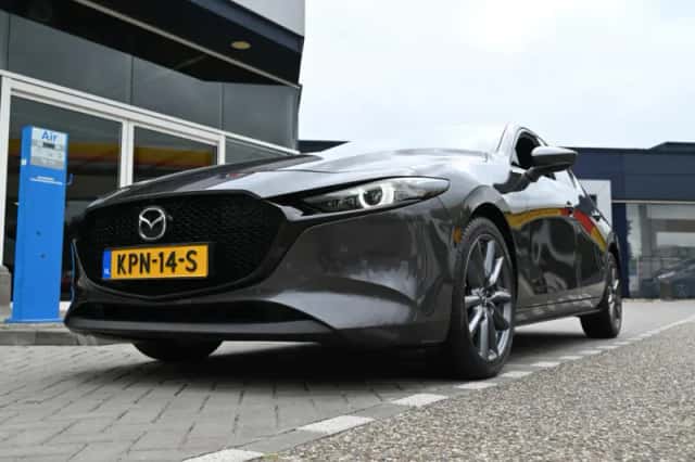 Mazda 3 (2021) thumbnail 4
