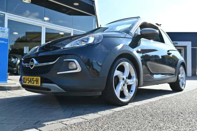 Opel Adam (2016) thumbnail 4