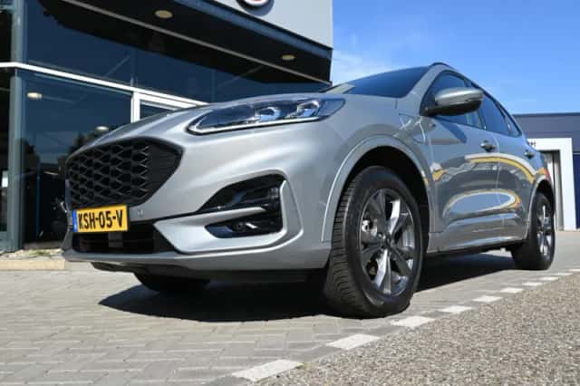Ford Kuga (2024) thumbnail 4