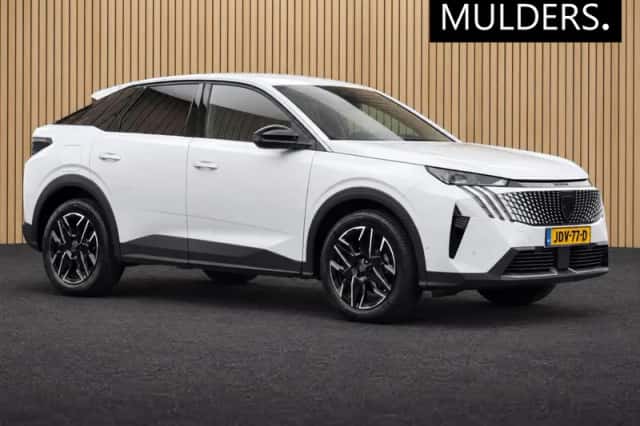 Peugeot 3008 (2024) thumbnail 1
