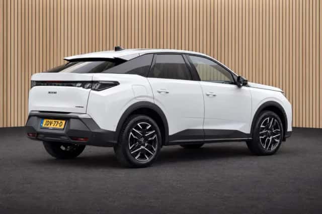 Peugeot 3008 (2024) thumbnail 6