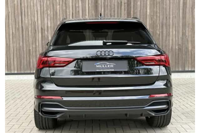 Audi Q3 (2022) thumbnail 3