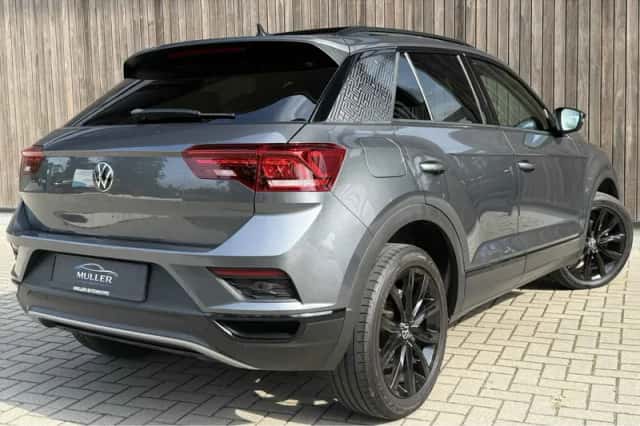 Volkswagen T-Roc (2021) thumbnail 2