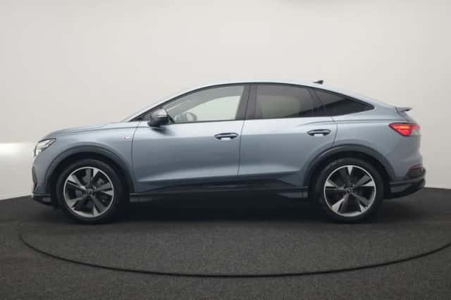 Audi Q4 e-tron (2022) thumbnail 2