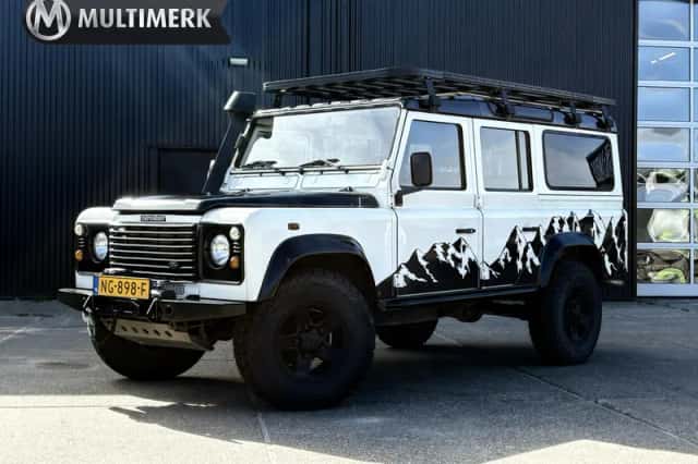 Land Rover Defender (2006) thumbnail 1