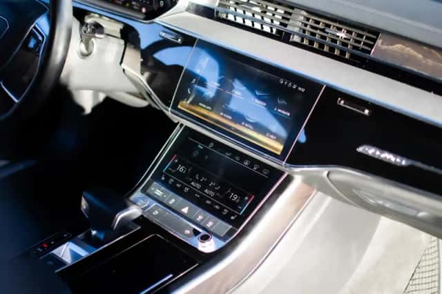 Audi A8 (2018) thumbnail 3