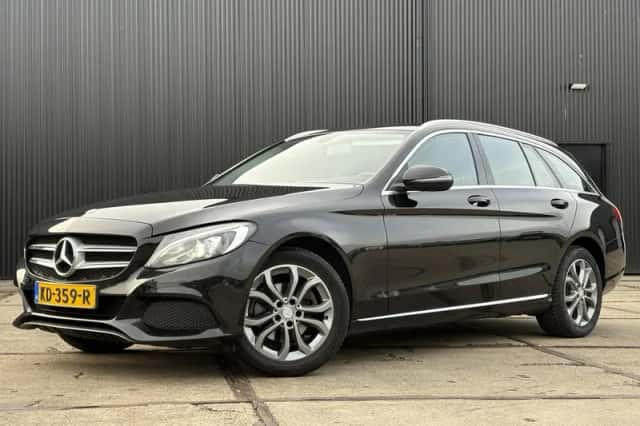 Mercedes-Benz C-Klasse (2016) thumbnail 2