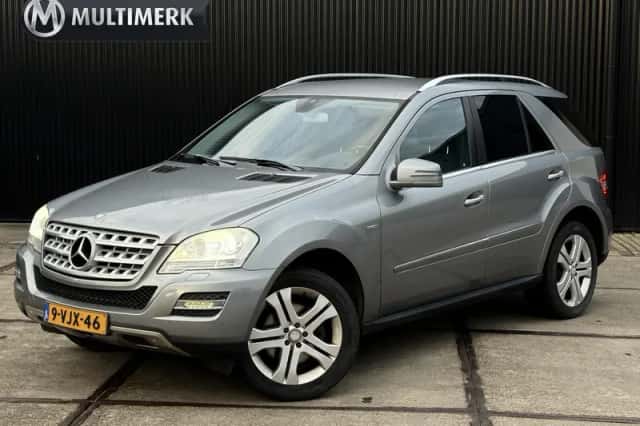Mercedes-Benz ML-Klasse (2010) thumbnail 1