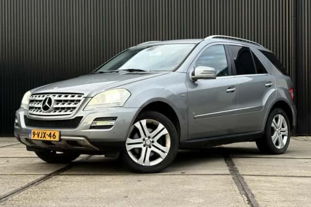 Mercedes-Benz ML-Klasse (2010) thumbnail 2