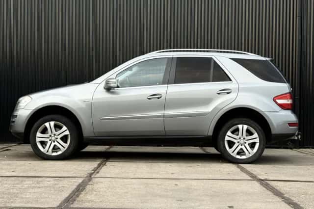 Mercedes-Benz ML-Klasse (2010) thumbnail 4