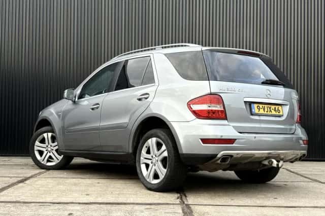 Mercedes-Benz ML-Klasse (2010) thumbnail 6