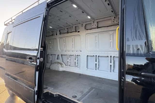 Volkswagen Crafter (2019) thumbnail 3