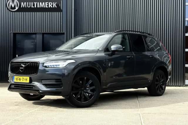 Volvo XC90 (2017) thumbnail 1