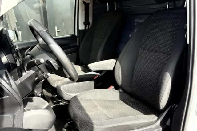 Mercedes-Benz Vito (2021) thumbnail 3