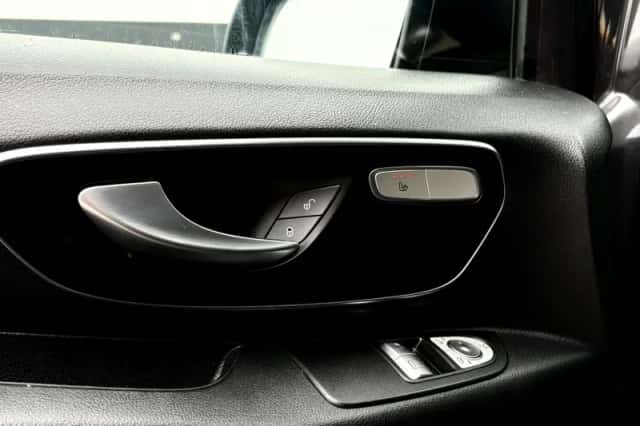Mercedes-Benz Vito (2024) thumbnail 6