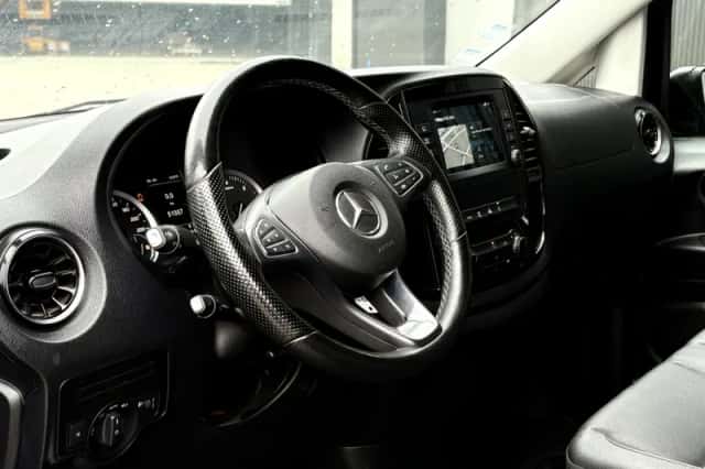 Mercedes-Benz Vito (2024) thumbnail 2