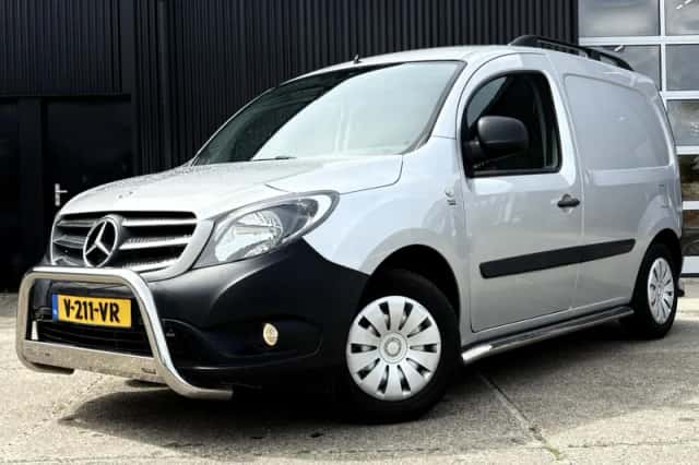 Mercedes-Benz Citan (2019) thumbnail 2