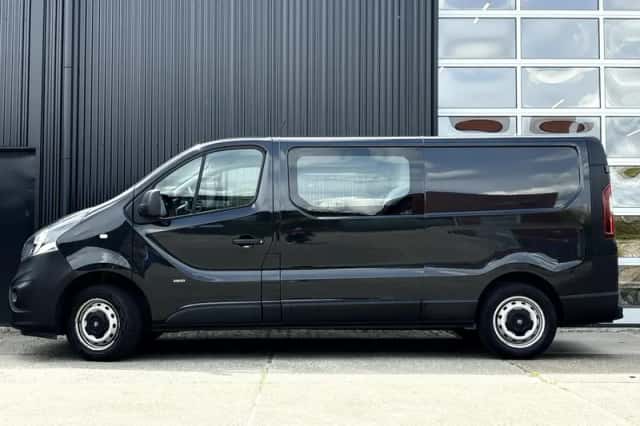 Opel Vivaro (2017) thumbnail 2