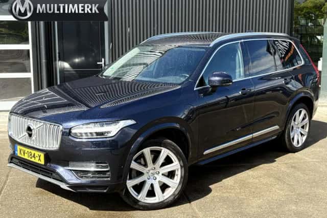 Volvo XC90 (2016) thumbnail 1